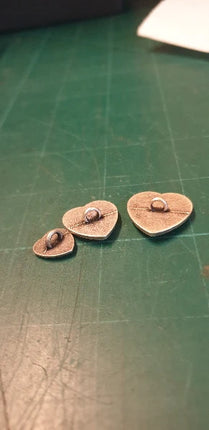 HEART BUTTONS  ANTIQUE SILVER METAL - AVAILABLE in 3 SIZES - 11.5mm, 18mm & 20mm - ThreadandTrimmings