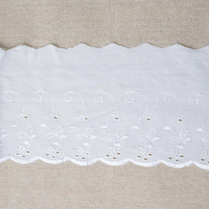 White Polycotton Broderie Anglaise Lace Trim 100mm Scalloped Edge 3m Daisy - ThreadandTrimmings
