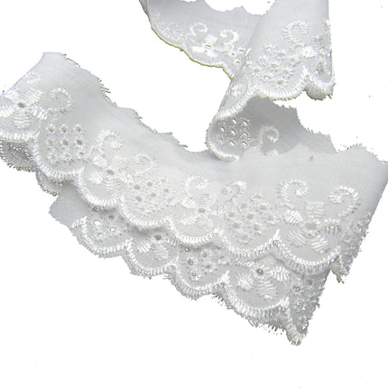 White Cotton Broderie Anglaise Lace Trim 30mm Flat Daisy Chain 3m