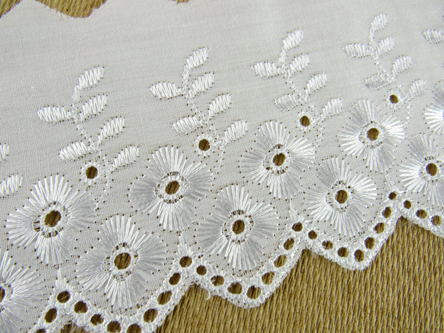 White Cotton Broderie Anglaise with Flower & Scalloped Chain Edge 75mm - 3373 - ThreadandTrimmings
