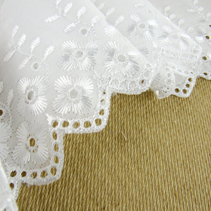 White Cotton Broderie Anglaise with Flower & Scalloped Chain Edge 75mm - 3373 - ThreadandTrimmings