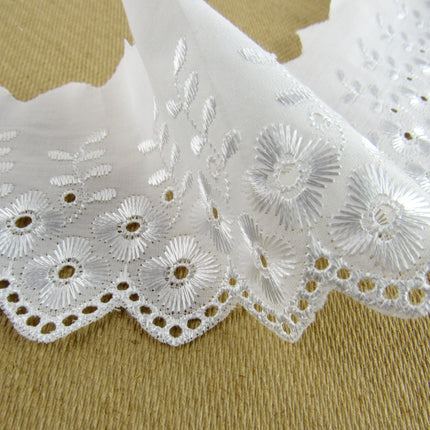 White Cotton Broderie Anglaise with Flower & Scalloped Chain Edge 75mm - 3373 - ThreadandTrimmings