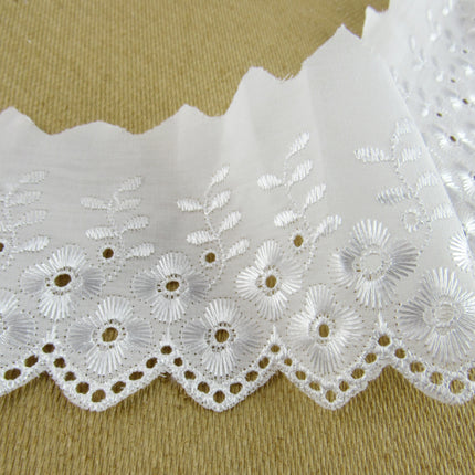 White Cotton Broderie Anglaise with Flower & Scalloped Chain Edge 75mm - 3373 - ThreadandTrimmings