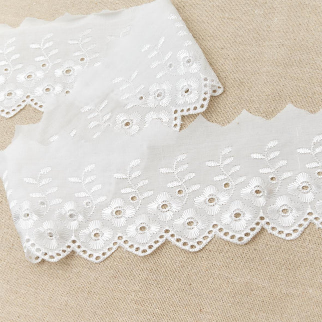 White Cotton Broderie Anglaise with Flower & Scalloped Chain Edge 75mm - 3373 - ThreadandTrimmings