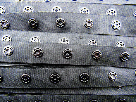 Duvet Cover Snap Fastener Popper Tape  by the Meter 18mm Wide  25mm Spacing - ThreadandTrimmings