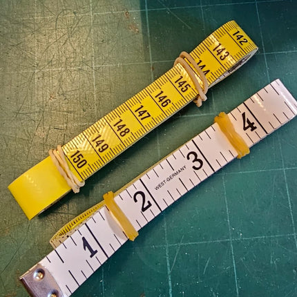 Clearance Tape Measures Fibre Glass Top Quality West German Made 59" / 150cm - ThreadandTrimmings