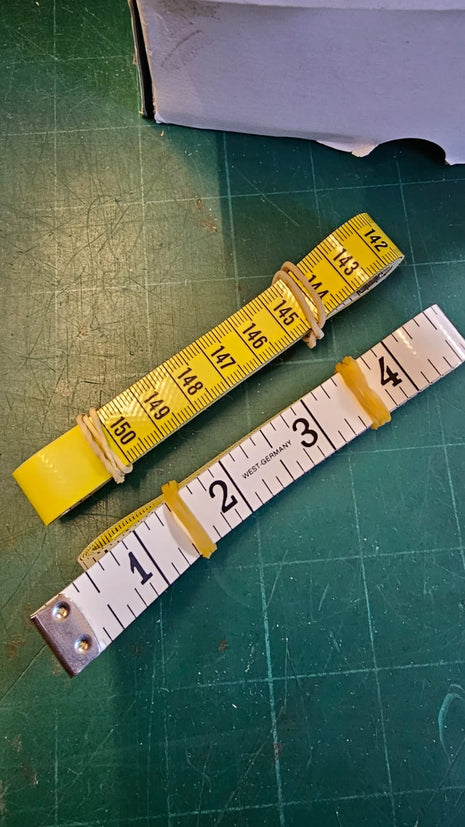 Clearance Tape Measures Fibre Glass Top Quality West German Made 59" / 150cm - ThreadandTrimmings