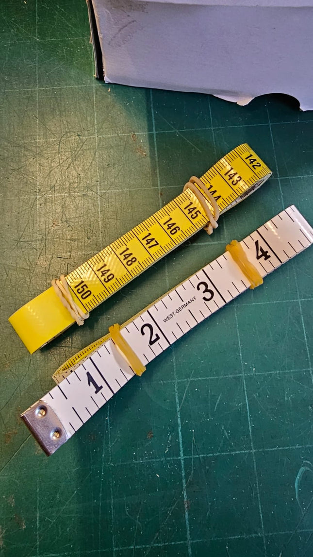 Clearance Tape Measures Fibre Glass Top Quality West German Made 59" / 150cm - ThreadandTrimmings