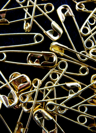 Safety Pins Small Brass 19mm Newey Jewel Gold Coloured Safety Pins - ThreadandTrimmings