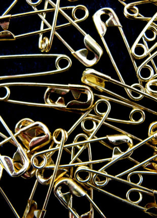 Safety Pins Small Brass 19mm Newey Jewel Gold Coloured Safety Pins - ThreadandTrimmings