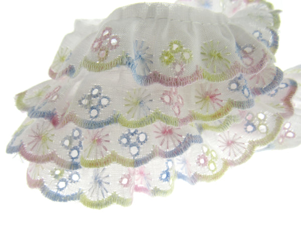 Broderie Anglaise - 3m x Multi Colour Daisy Pattern 25mm Wide DC245