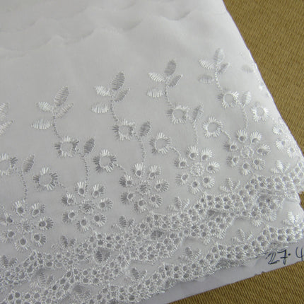 Scalloped Flat White Broderie Anglaise with Daisy Flowers - 100mm - 3442