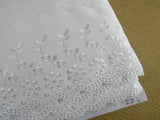 Scalloped Flat White Broderie Anglaise with Daisy Flowers - 100mm - 3442