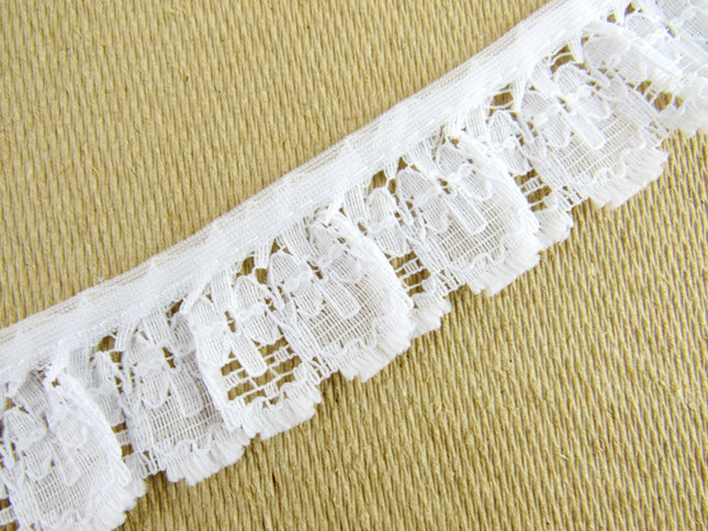 Gathered Frilled Lace with Daisy Chain - 32mm / 1.25" - Nottingham Lace - 426F