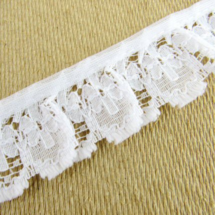 Gathered Frilled Lace with Daisy Chain - 32mm / 1.25" - Nottingham Lace - 426F