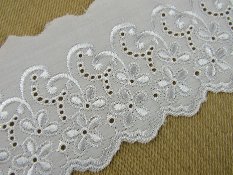 White Broderie Anglaise Lace Trim 75mm Scalloped Daisy Chain Polycotton 3m