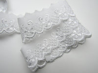 White Cotton Broderie Anglaise with Daisy Chain - Straight & Flat - 30mm - 2871