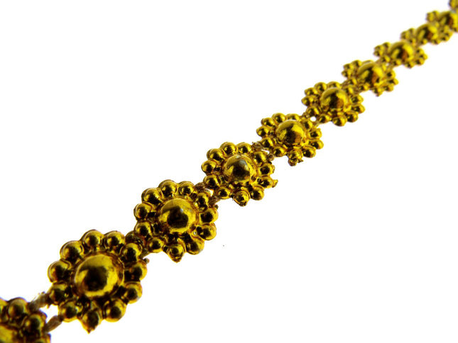 Metallic Daisy Trimming in Gold - 10mm Wide - 0256