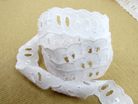 Broderie Anglaise Insertion Lace - 3 meter Lengths - 20mm Wide - DC433901