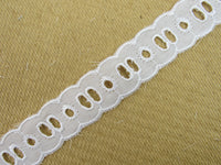 Broderie Anglaise Insertion Lace - 3 meter Lengths - 22mm Wide - TC002