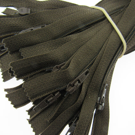 Nylon Closed End Zips 9" - 23cm / 26 Colours / Matching Zip Puller /Trebla Brand